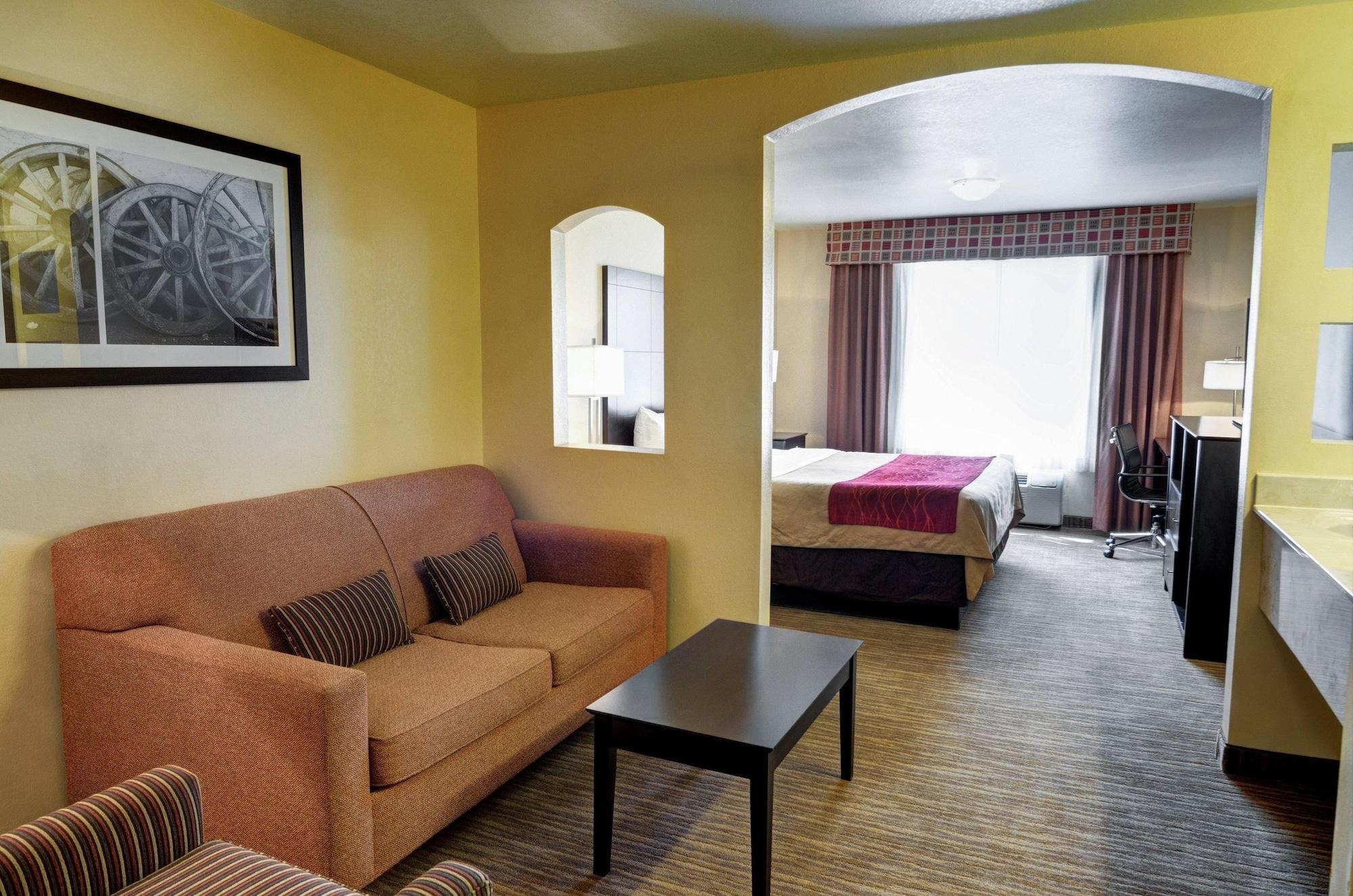 Comfort Inn & Suites Amarillo Bagian luar foto